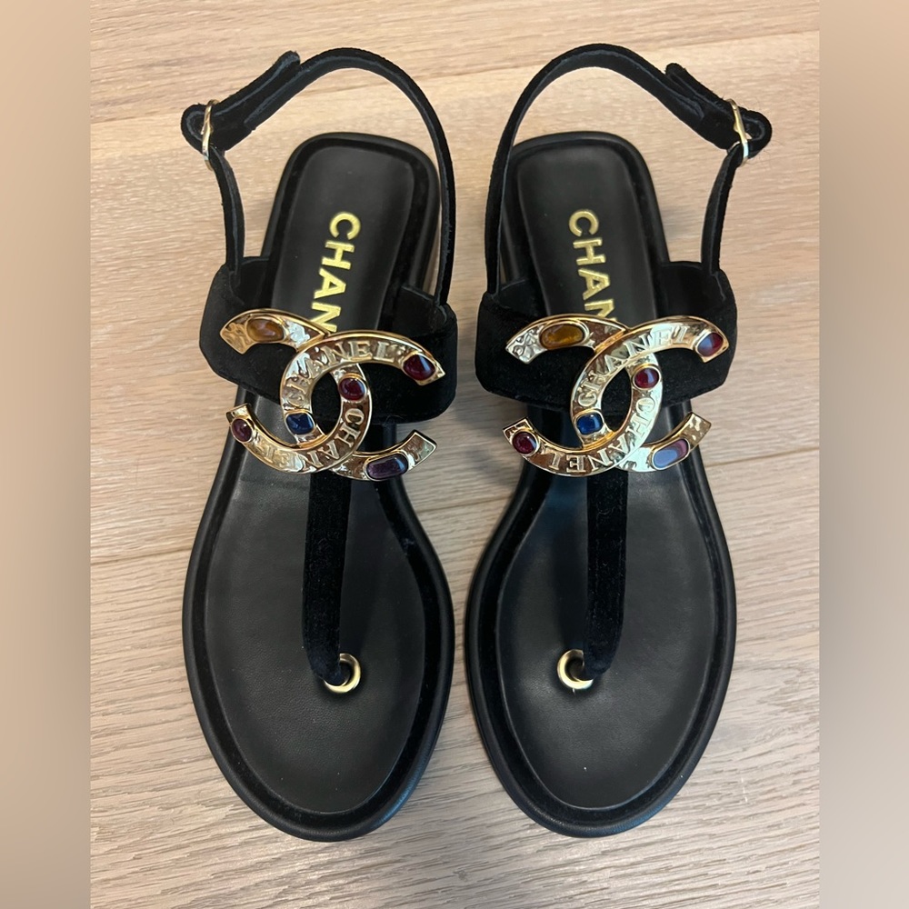 Chanel sandals size 38